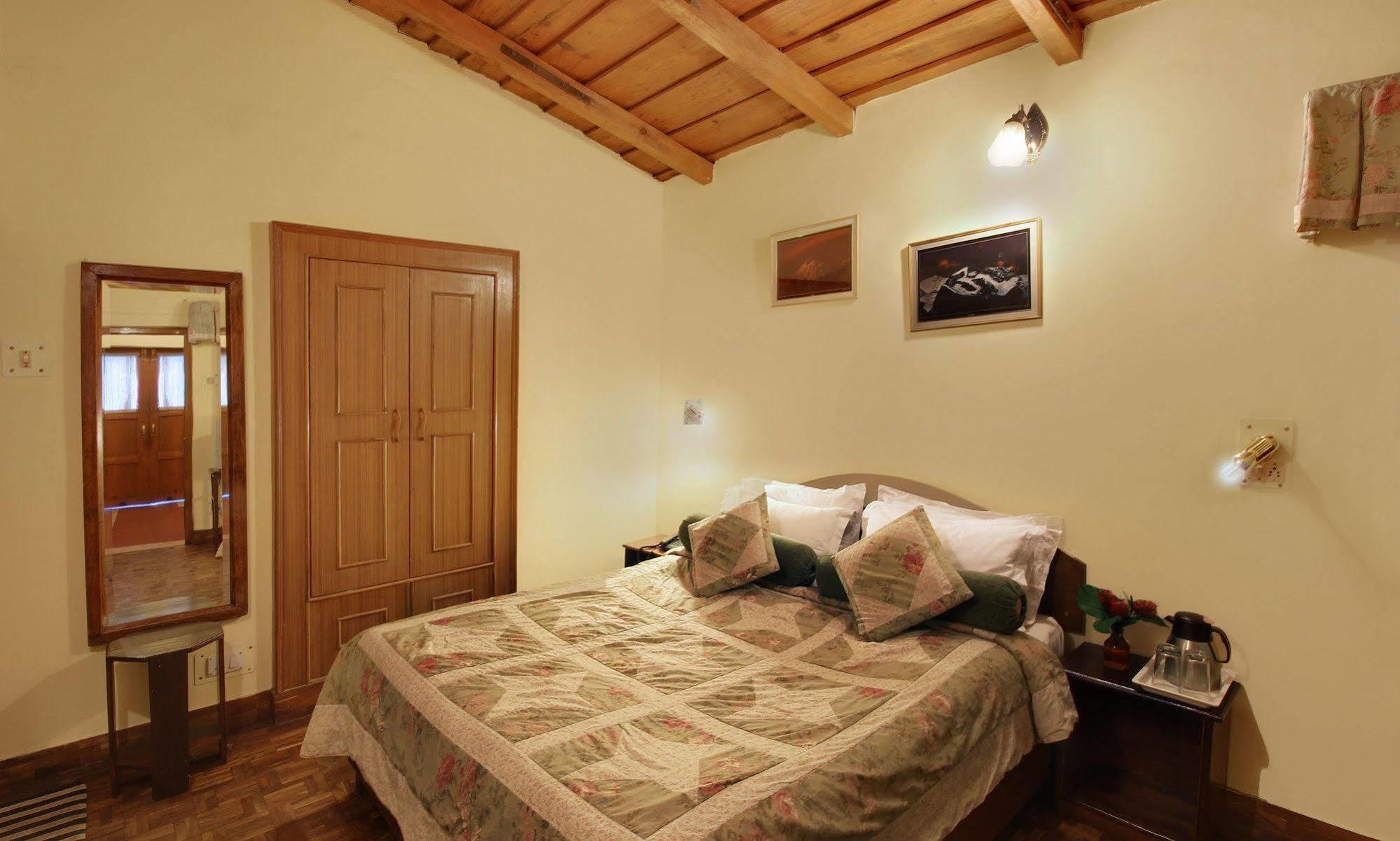 Chevron Rosemount Otel Ranikhet Dış mekan fotoğraf